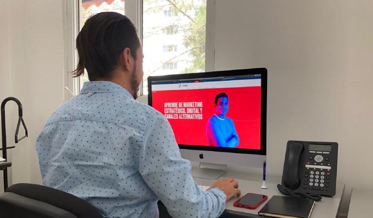 La educación virtual es una opción que están tomando muchos panameños.  Cortesía