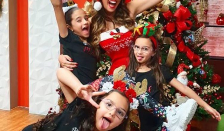 Michelle Simons. y su familia.