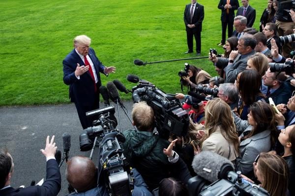 El presidente Donald Trump ha pedido ayuda para que protejan la embajada estadounidense en Irak. FOTO/EFE 