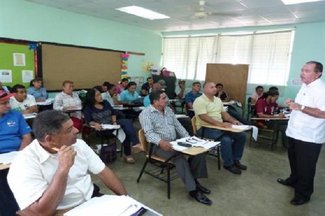 Las capacitaciones se realizarán durante tres semanas de manera simultánea, en las 16 regiones educativas a nivel nacional. Cortesía