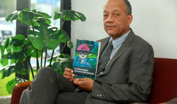 Modesto Tuñón. Su libro 'La dimensión humana del planeta'  analiza un momento histórico de las relaciones globales vinculadas con el medio ambiente.