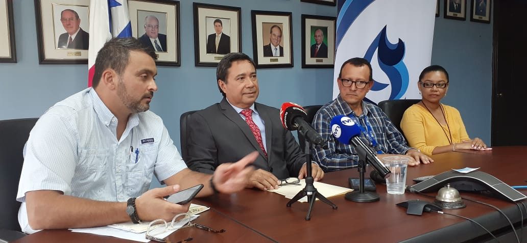 El olor irá desapareciendo paulatinamente y conforme se aumente la dosificación química. Foto: Víctor Arosemena.