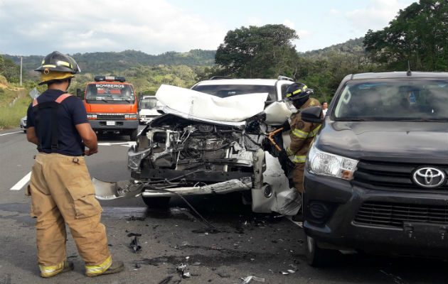 El vehículo de Lacunza a simple vista mostraba daños de consideración en la parte frontal. Foto: Mayra Madrid.