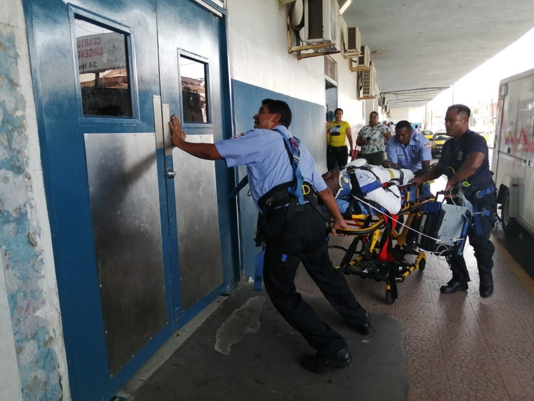 Los heridos fueron trasladados  al Hospital Dr. Manuel Amador Guerrero. Foto/Diomedes Sánchez