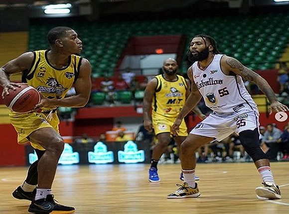 Correcaminos de Colón y Caballos de Coclé.Foto:LPB