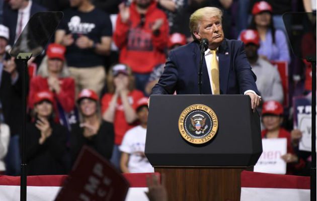 Donald Trump, presidente de Estados Unidos, ya empezó a dar la ayuda financiera a los agricultores. EFE