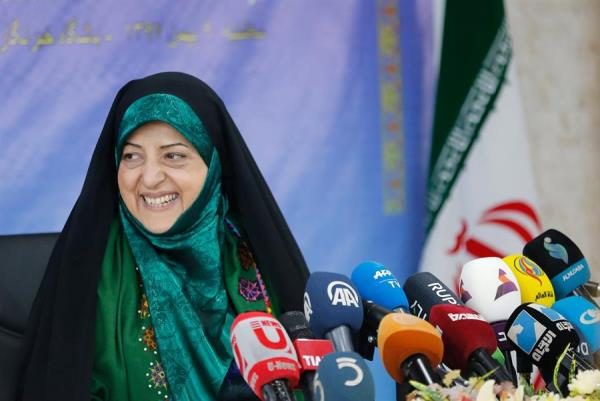 La  vicepresidenta para Asuntos de la Mujer y de la Familia de Irán, Masumeh Ebtekar,   es una destacada responsable iraní que anteriormente ocupó la vicepresidencia de Medio Ambiente. FOTO/EFE