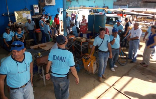 Los trabajadores del Idaan exigen que se les pague las cuatro quincenas adeudadas.