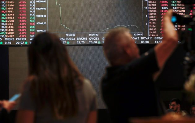 Al término de las operaciones en la Bolsa de Nueva York, el Dow Jones de Industriales se hundió exactamente un 9,99 %.