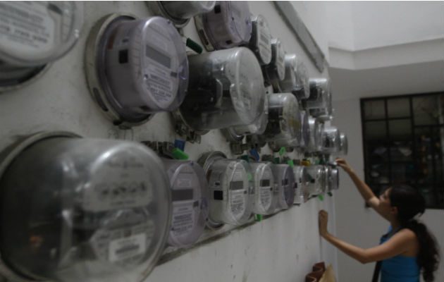 Laurentino Cortizo instruyó al director de la Asep a llegar a un acuerdo con las  empresas de distribución eléctricas. Foto/Archivo