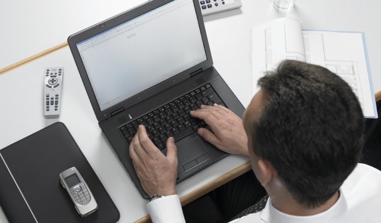 Ante el coronavirus es importante que los trabajadores conozcan las opciones para laborar en las modalidades del Teletrabajo. Foto/Archivo