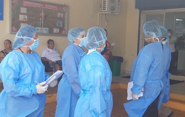 Hasta el momento se han realizado 6,582 pruebas para detectar COVID-19, según la ministra de salud, Rosario Turner.