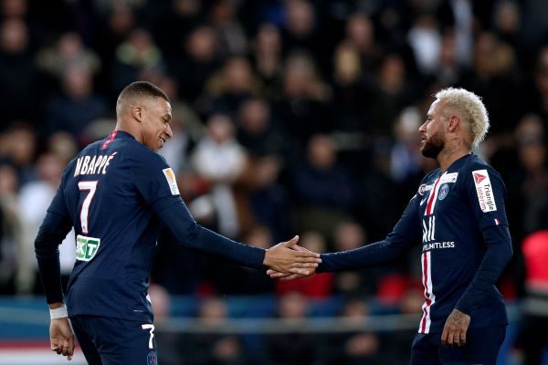 Kylian Mbappé y el brasileño Neymar. Foto:AP