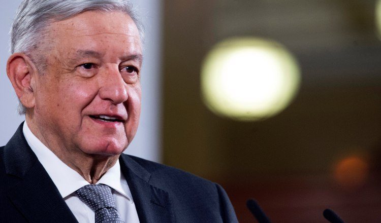 El presidente negó estar en contra de las energías limpias al prometer que cada vez impulsará más a las "energías alternativas".