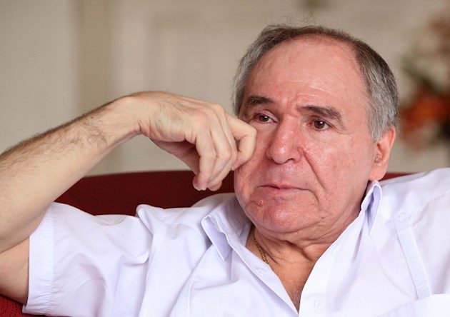 El allanamiento tuvo lugar en el domicilio del exmandatario en Guayaquil, ubicado en la zona Kennedy Norte, dentro de una investigación por "presunto peculado en contratos para la compra de insumos médicos", en su caso particular "al Hospital del Seguro" Social, agrega la comunicación oficial.