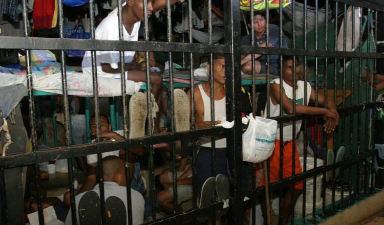 Hacinamiento carcelario se da en la mayoría de los centros penales del país.