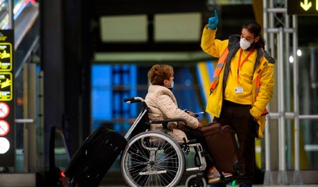 El sector servicios operará por debajo de su capacidad este año. EFE