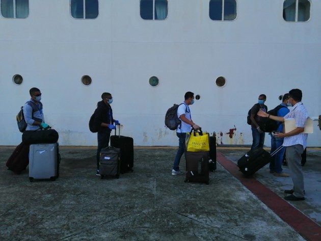 Tripulantes de Filipinas, India, Nicaragua, en coordinación también con las navieras, fueron llevados a sus respectivos países.