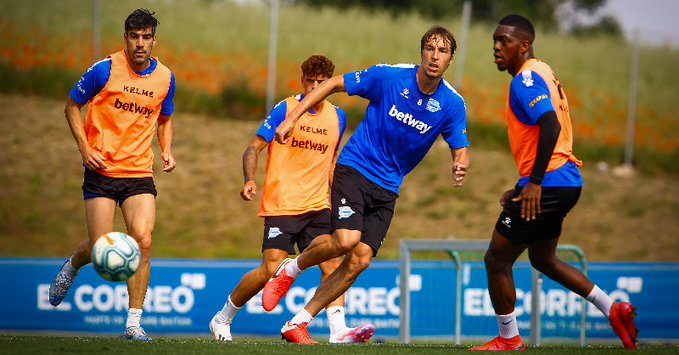 José Luis "Pumita" Rodríguez (der.) en los entrenamientos. Foto: Twiiter