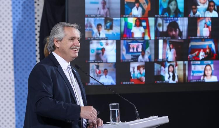 El Gobierno continuó manteniendo debates con inversores. EFE