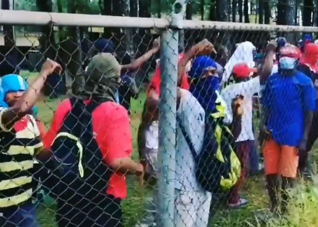 El menor formaba parte de un grupo de migrantes que procedía del albergue de Peñita en Darién. Foto: Mayra Madrid. 