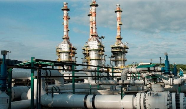 OCP informó en un comunicado de que suspendió el bombeo de crudo "como medida preventiva ante un deslizamiento. EFE