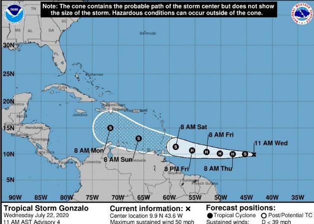 Imagen de la NOAA (EE.UU). con la localización de la tormenta tropical Gonzalo en el Atlántico este miércoles. Fotos: EFE.