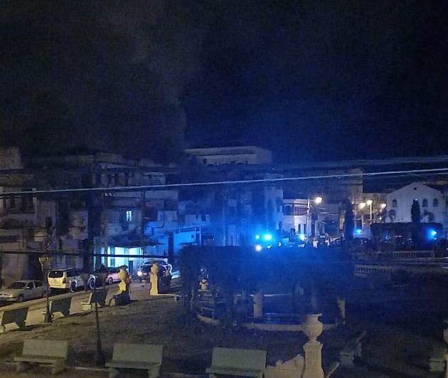 Los primeros informes señalan que al parecer un corto circuito, provocó el incendio, Sin embargo, la oficina de seguridad de la unidad bomberil, hará la investigación de este caso.