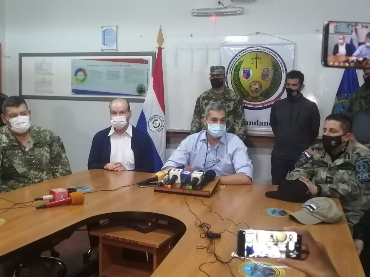 Las autoridades paraguayas informaron que hallaron la camioneta en la que viajaban el exvicepresidente Oscar Denis y su acompañante y añadieron que en el interior podría haber un escrito de los secuestradores. FOTO/EFE