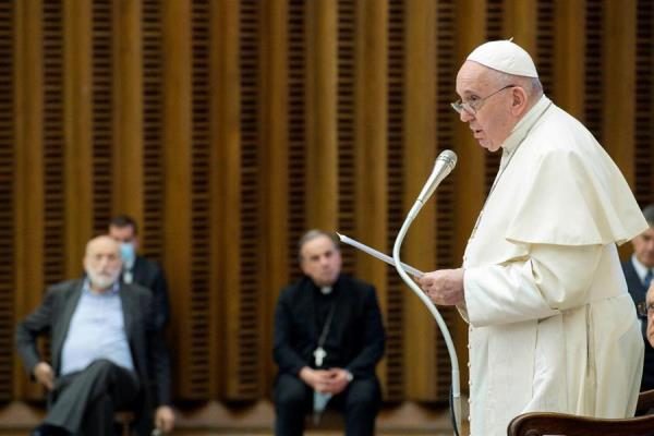 Francisco comenzó su discurso explicando que "la pandemia también lo ha demostrado: la salud humana no puede separarse de la del entorno en el que vive". FOTO/EFE
