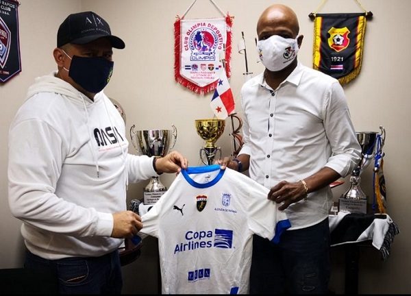 Jorge Dely Valdés (der.) dirigirá al Plaza Amador: Foto:@cdplazaamador