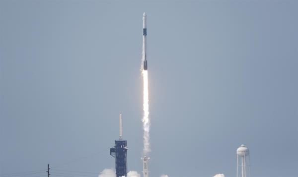 A bordo de la cápsula irán los astronautas de la agencia espacial de EE.UU. Michael Hopkins, Shannon Walker y Victor Glover además del astronauta japonés Soichi Noguchi.FOTO/EFE