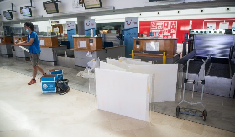 El acuerdo debe concluir en una reducción de costes de un 15 por ciento y de emisiones de CO2 de un 50 por ciento para 2030. EFE