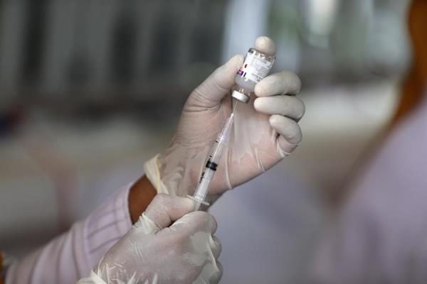 La farmacéutica declinó suministrar mayores detalles al argumentar que deben "respetar la privacidad de este participante". FOTO/EFE