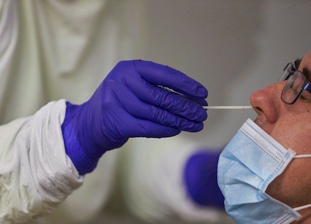 "Los resultados de este estudio confirman la evidencia de que los anticuerpos producidos tras una infección natural y su potencial inmunidad durarían al menos cuatro meses".