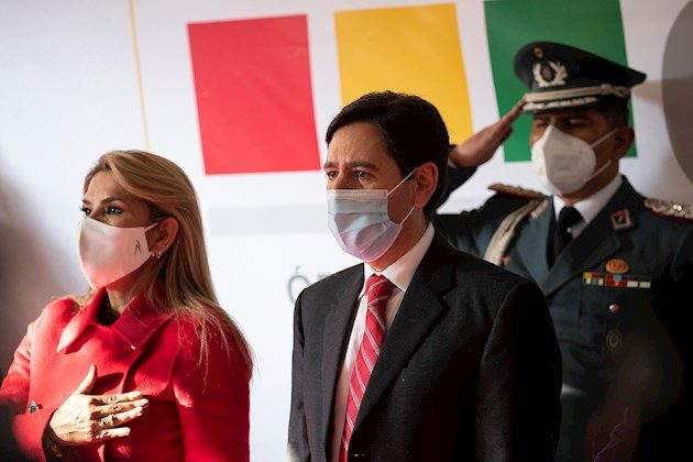 Jeanine Áñez confió en que sea una votación en paz, "libres de presión", y subrayó que militares y policías garantizan la seguridad.