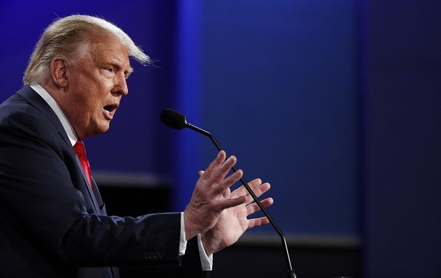 "Creo que tengo grandes relaciones con todo el mundo, soy la persona menos racista de esta sala", aseguró el presidente Donald Trump. Foto: EFE