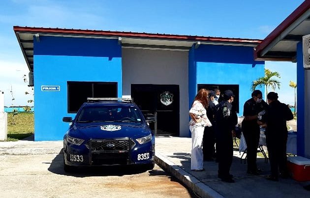 Jorge Miranda participó en la inauguración de las oficinas de la Policía de Turismo en Colón. 