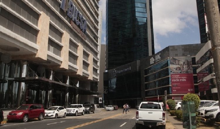 La economía panameña ha sido duramente golpeada por los embates de la pandemia.