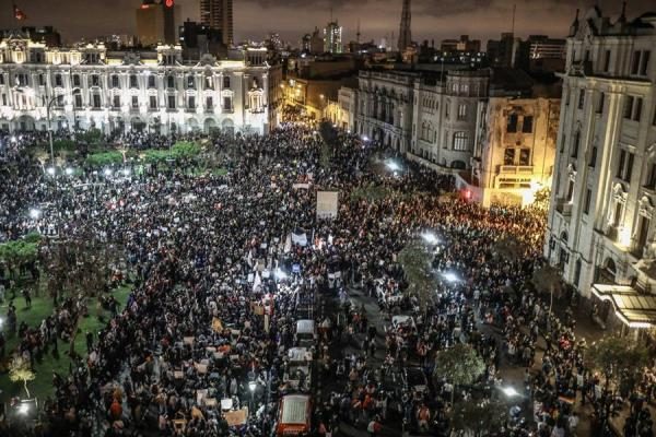 El más grave de los heridos es Percy Pérez, de 27 años, que recibió un impacto de bala en el abdomen y tuvo que ser operado en el área de emergencias del Hospital Almenara, donde se encuentra "delicado y con pronóstico reservado". Foto: EFE
