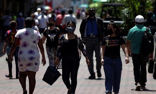 El líder empresarial animó a seguir "buscando ese balance entre las medidas de salud y las económicas para levantar nuestra malobrada economía". Foto/EFE