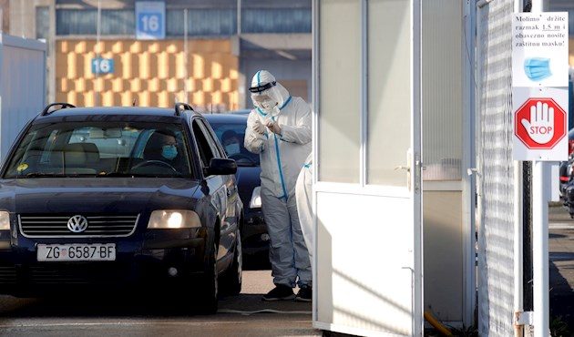 El ministro de Sanidad, Roberto Speranza, rebajó hoy las expectativas de una apertura general en Navidad y señaló que la libertad de movimiento en el país para ese período solo será posible si todas las regiones son "zonas amarillas", es decir, las de menor riesgo de contagio de COVID-19.