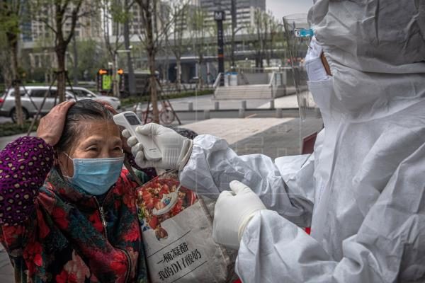 China lleva meses con la epidemia prácticamente bajo control, sin registrar además ningún fallecimiento desde mediados de mayo. Foto: EFE