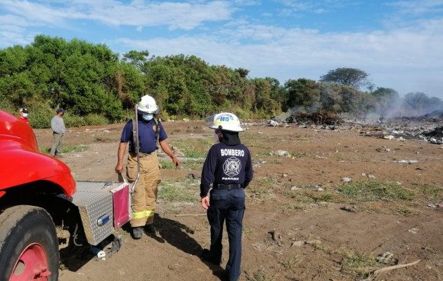 Los casos más recientes de incendio en los botaderos de basura se dieron en las comunidades de Guararé, en la provincia santeña; mientras que el de Pesé, provincia de Herrera, también ardió durante varios días.