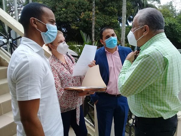 Directivos de Realizando Metas se presentaron a la Corte Suprema de Justicia.