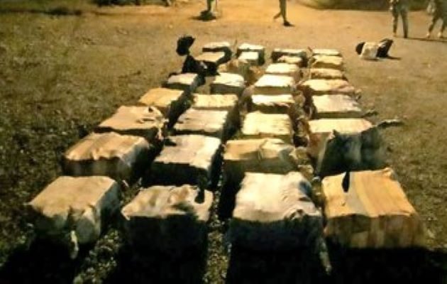La droga era transportada en una lancha rápida, la cual fue decomisada.