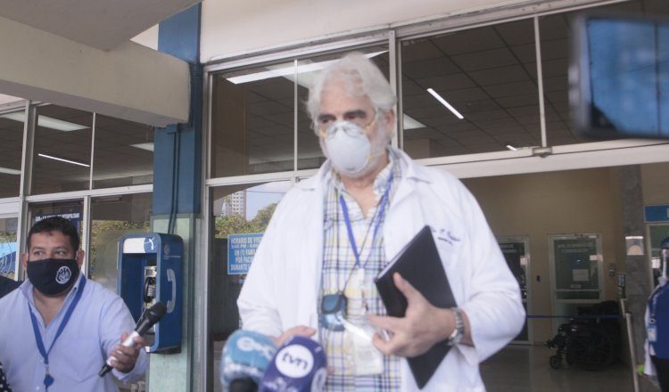 Theoktisto dijo que no hay sistema de salud en el mundo que esté preparado para dar esa cobertura ideal que mucha gente pretende.  Foto de Víctor Arosemena 