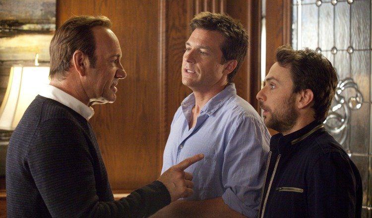 Tres sujetos intentarán matar a sus abusivos jefes en la cinta 'Quiero matar a mi jefe'. CORTESÍA