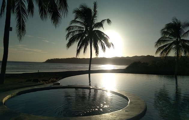 En el campamento los estudiantes están en contacto con la naturaleza.