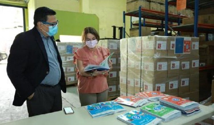 Desde el pasado 10 de febrero se comenzaron a distribuir los materiales impresos que servirán en la formación de los estudiantes.  Cortesía